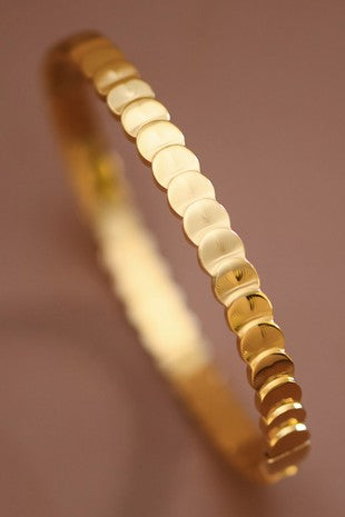 Pattern Oval Bangle