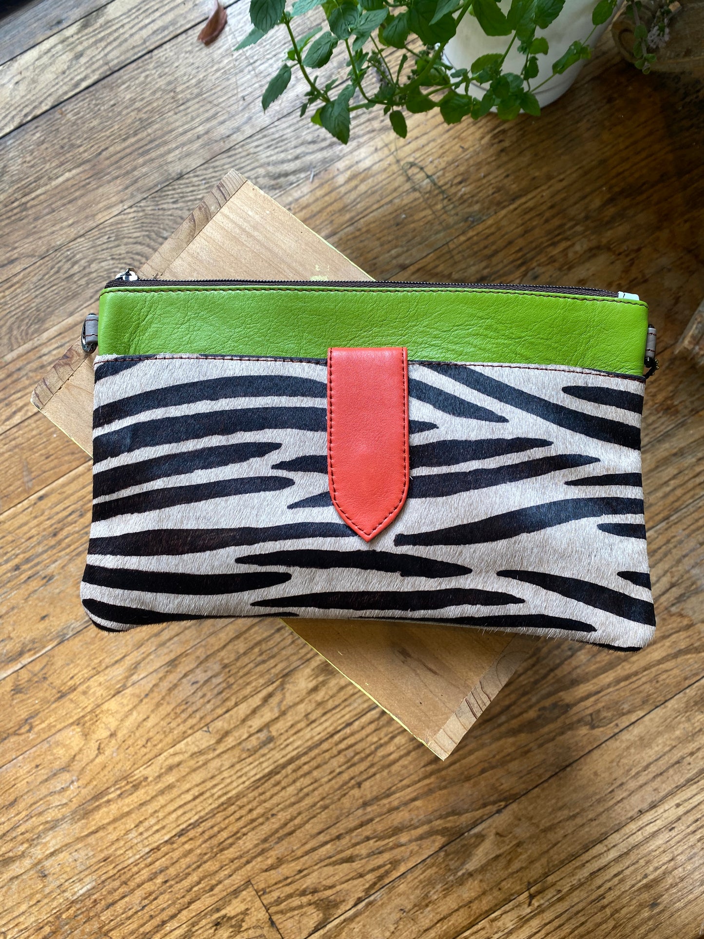 Nikki · Crossbody Bag & Wristlet