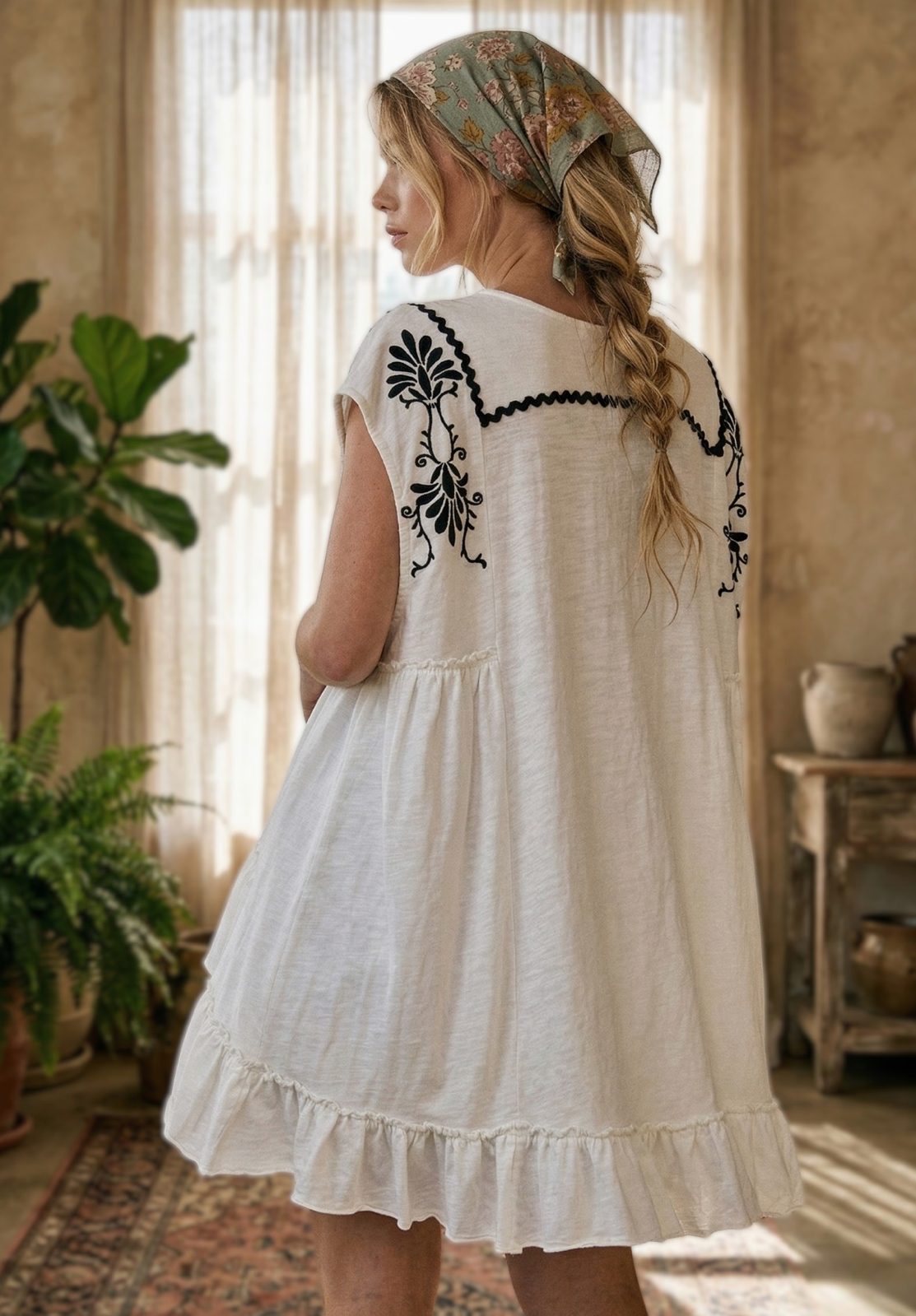 Floral Embroidery Short Sleeve Tee