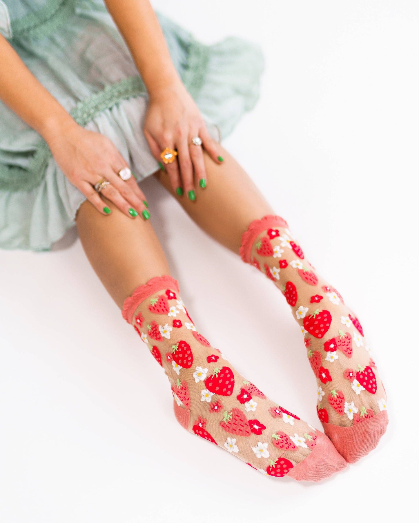 Strawberry Daisy Ruffle Sheer Crew Sock