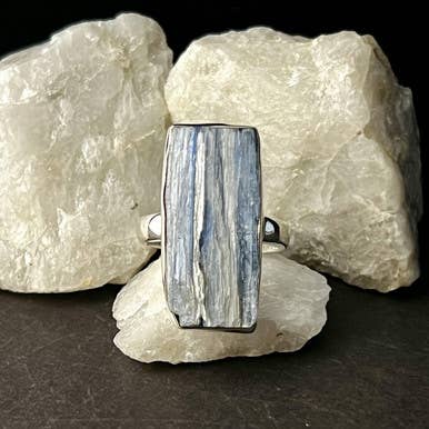 BLUE KYANITE RING